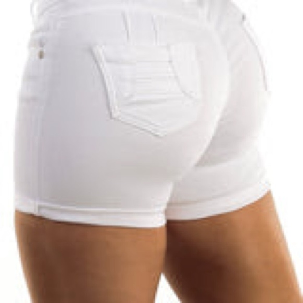 Butt Lift Mid Rise Cuffed Stretch Denim Short White size 11 Large